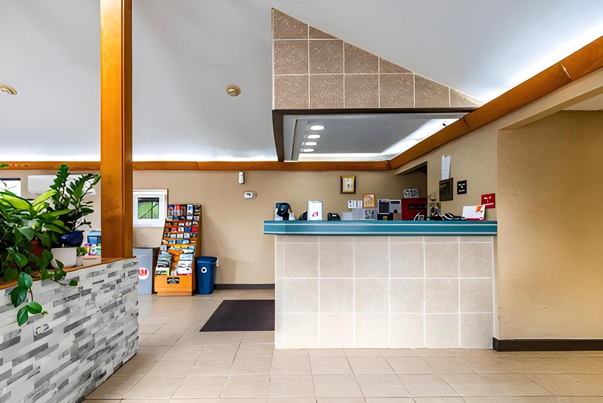 Econo Lodge Cleveland Southeast - Kent Streetsboro Exteriör bild