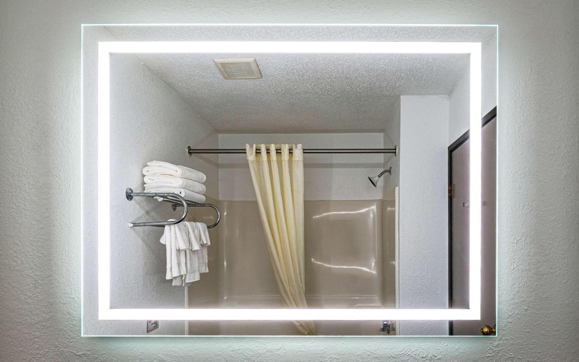 Econo Lodge Cleveland Southeast - Kent Streetsboro Exteriör bild