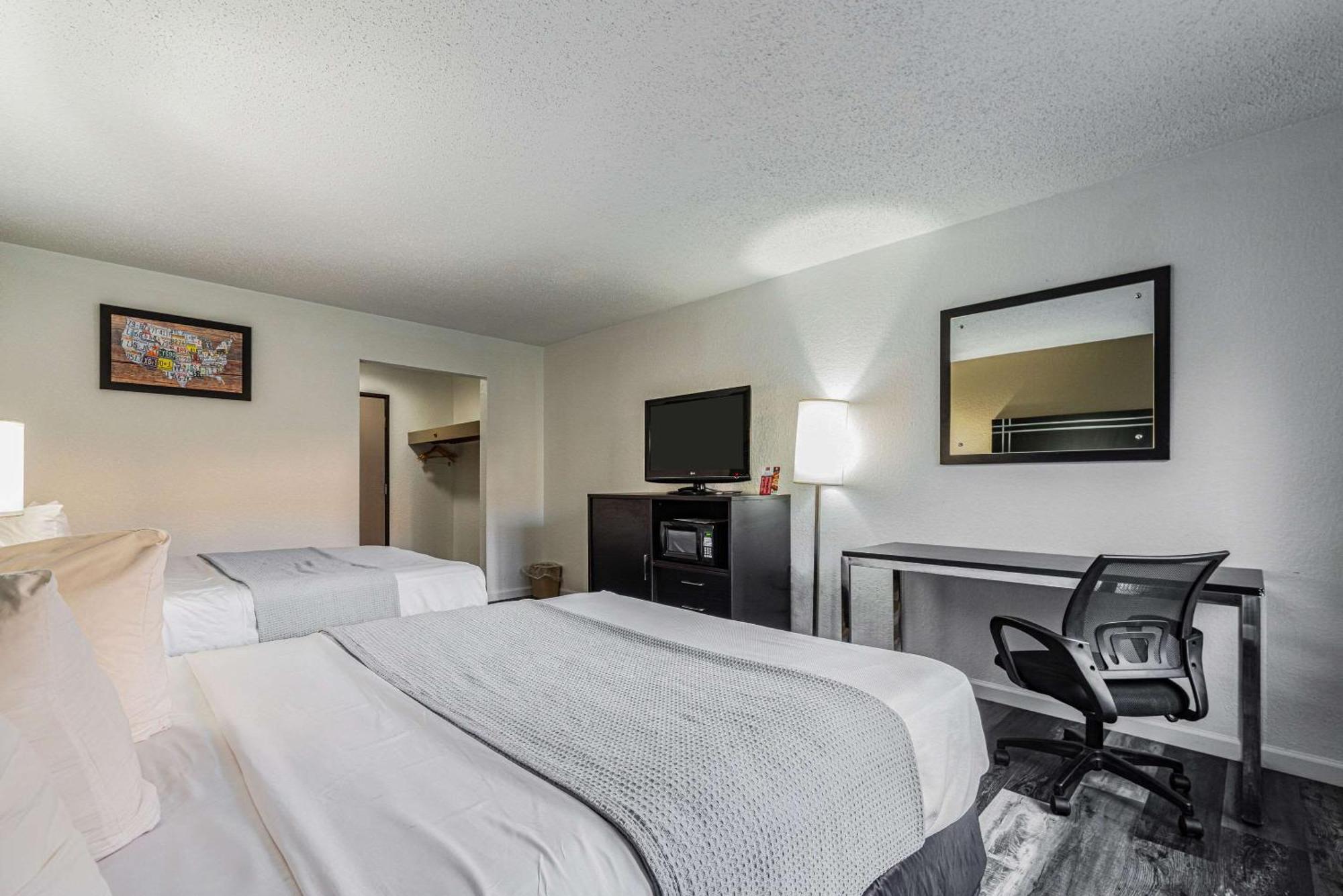Econo Lodge Cleveland Southeast - Kent Streetsboro Exteriör bild